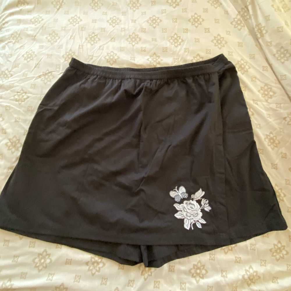 Black plus size vintage skort
